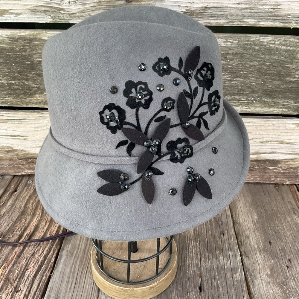 ADORA Elegant Gray Floral Women's Hat